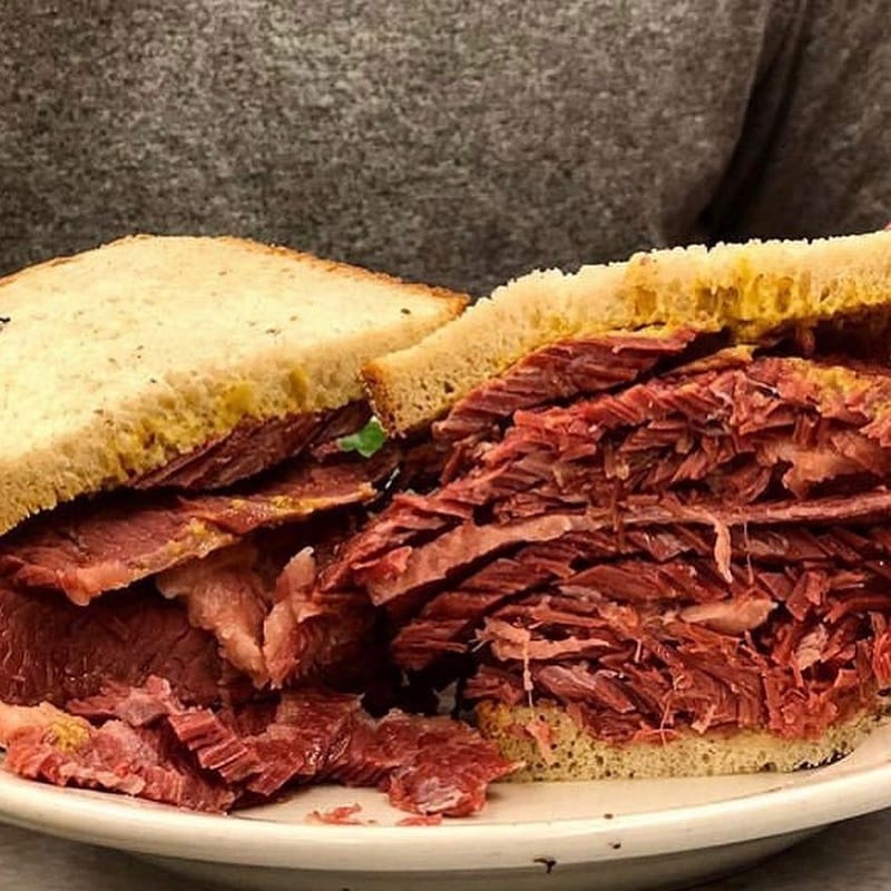 What Are The Best Side Dishes To Pair With Pastrami And Roast Beef