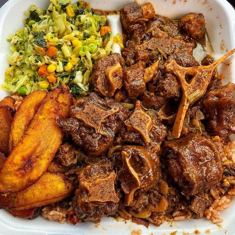 How Does Oxtail Pair With Vegetables And Grains In A Stew Or Soup