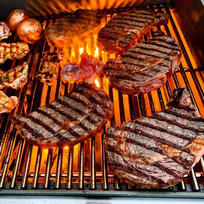 What Are Seasonings Recommended For Grilling Steak?