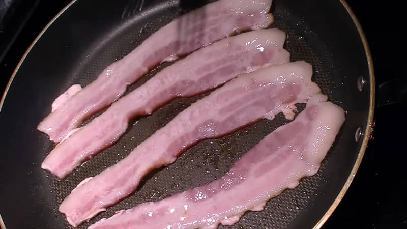 basic tips and techniques for cooking bacon on the stove