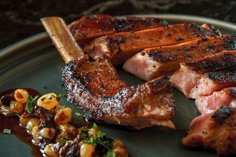 Easy and Delicious Grilled Pork Chop Recipe for Weeknight Dinners