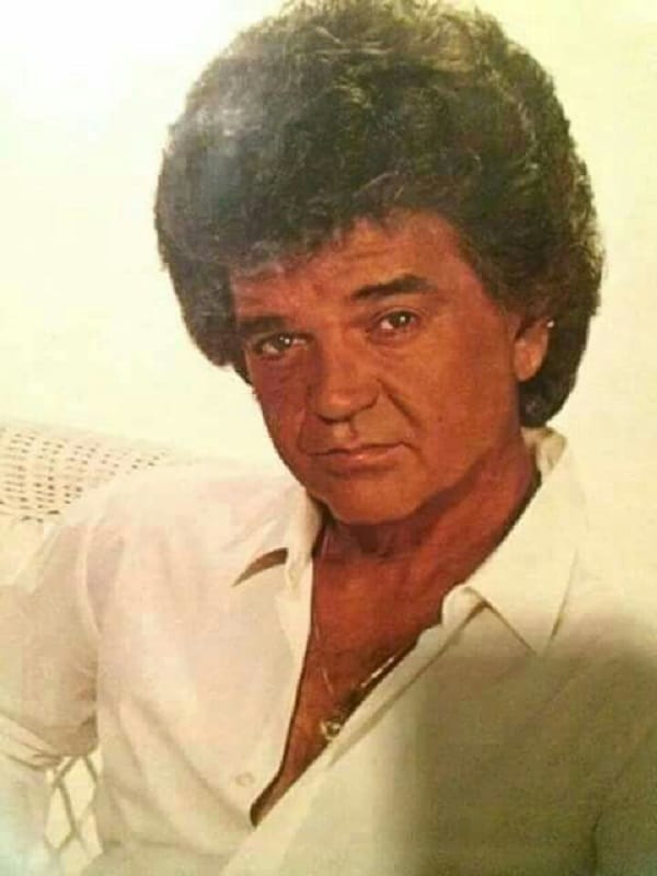 Conway Twitty Looking Back2