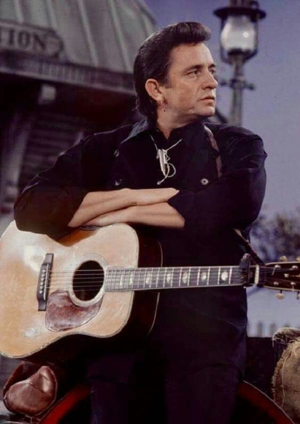 Johnny Cash – The Devil's Right Behind Me2