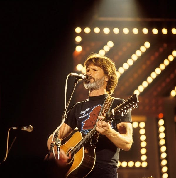 Kris Kristofferson – Smokey Put the Sweat on Me2