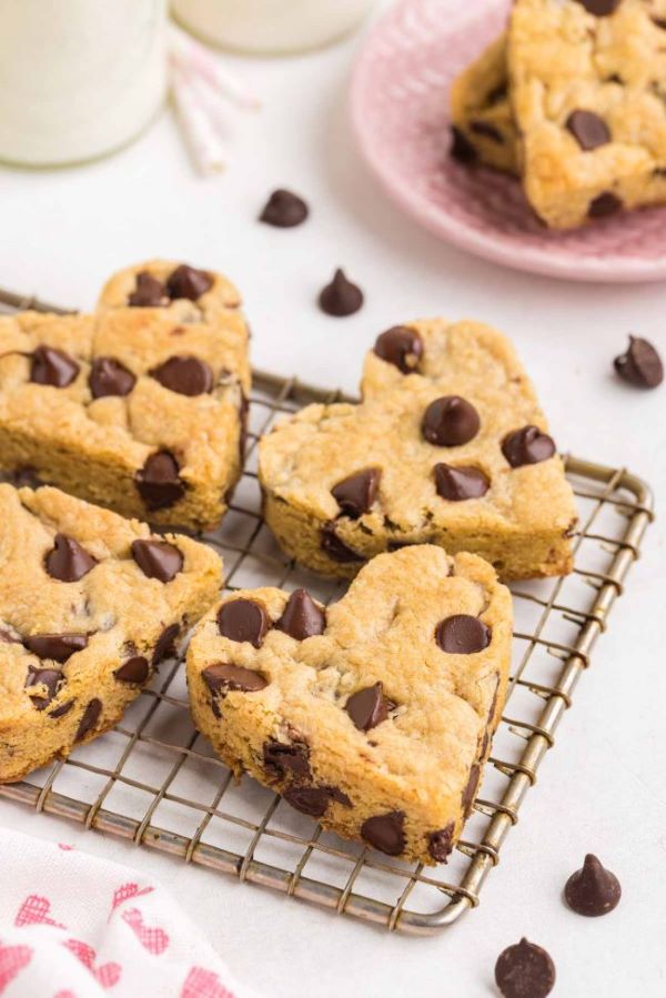 Chocolate Chip Cookie Hearts