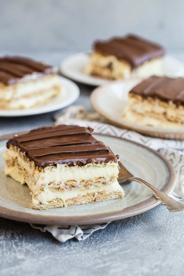 Chocolate Éclair Cake