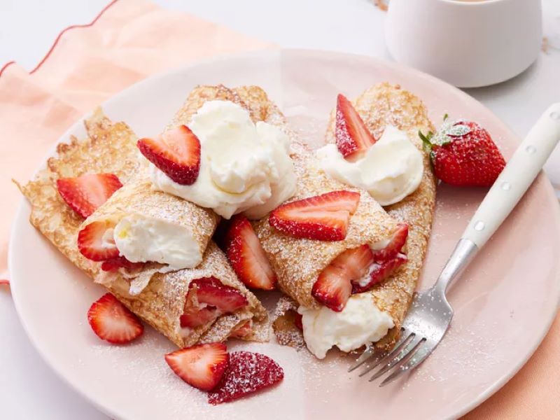 Creamy Strawberry Crepes