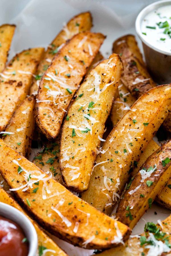 Crispy Potato Wedges with Dips