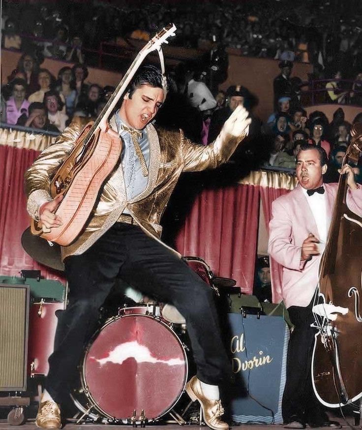 Elvis Presley – Wooden Heart