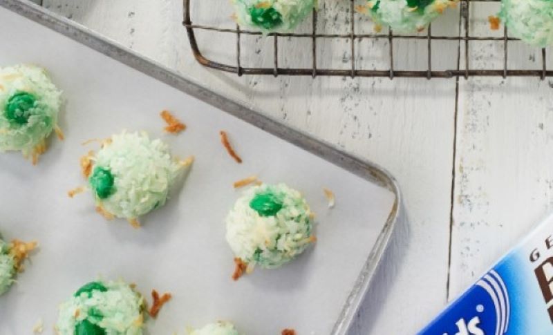 Green Coconut Macaroons