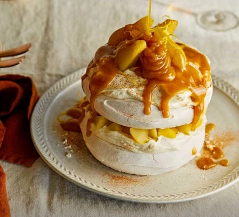 Mini Hot Toddy Pavlovas