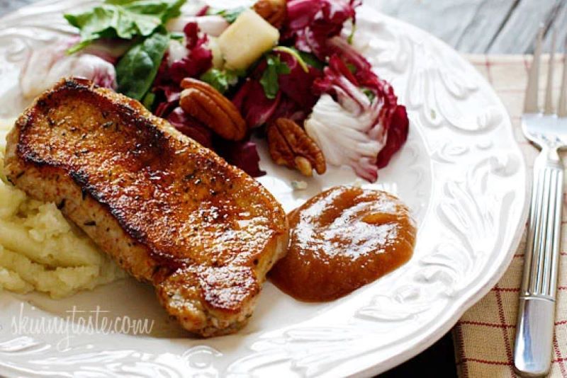 Pork Chops with Applesauce