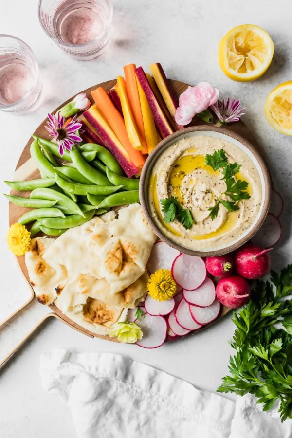 Vegetable Platter with Hummus