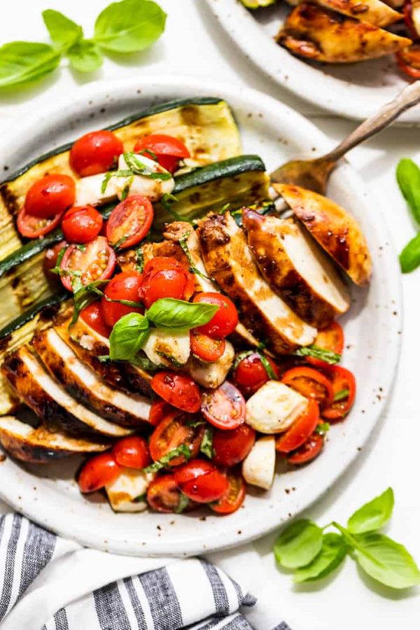 Caprese Salad with Grilled Chicken