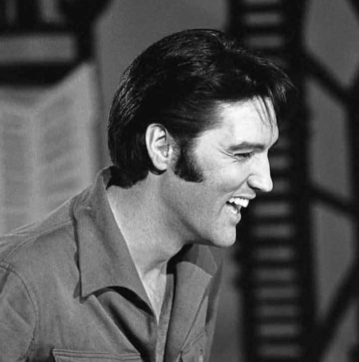 Elvis Presley – Can't Help Falling in Love