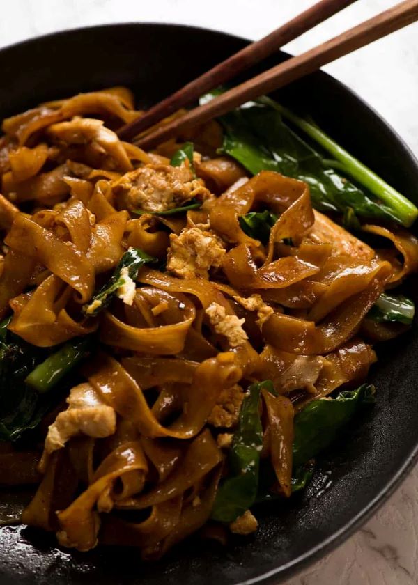 Pad See Ew (Thai Stir Fried Noodles)