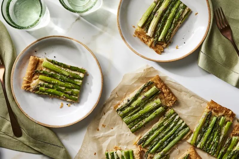 Asparagus Tart with Gruyère