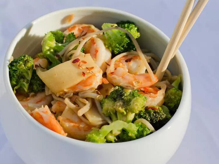 Shrimp Stir Fry With Egg Noodles (1)