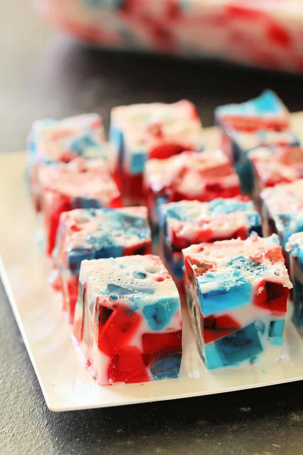 4th of July Mosaic Jello Squares (Cuadraditos de Gelatina de Mosaico)