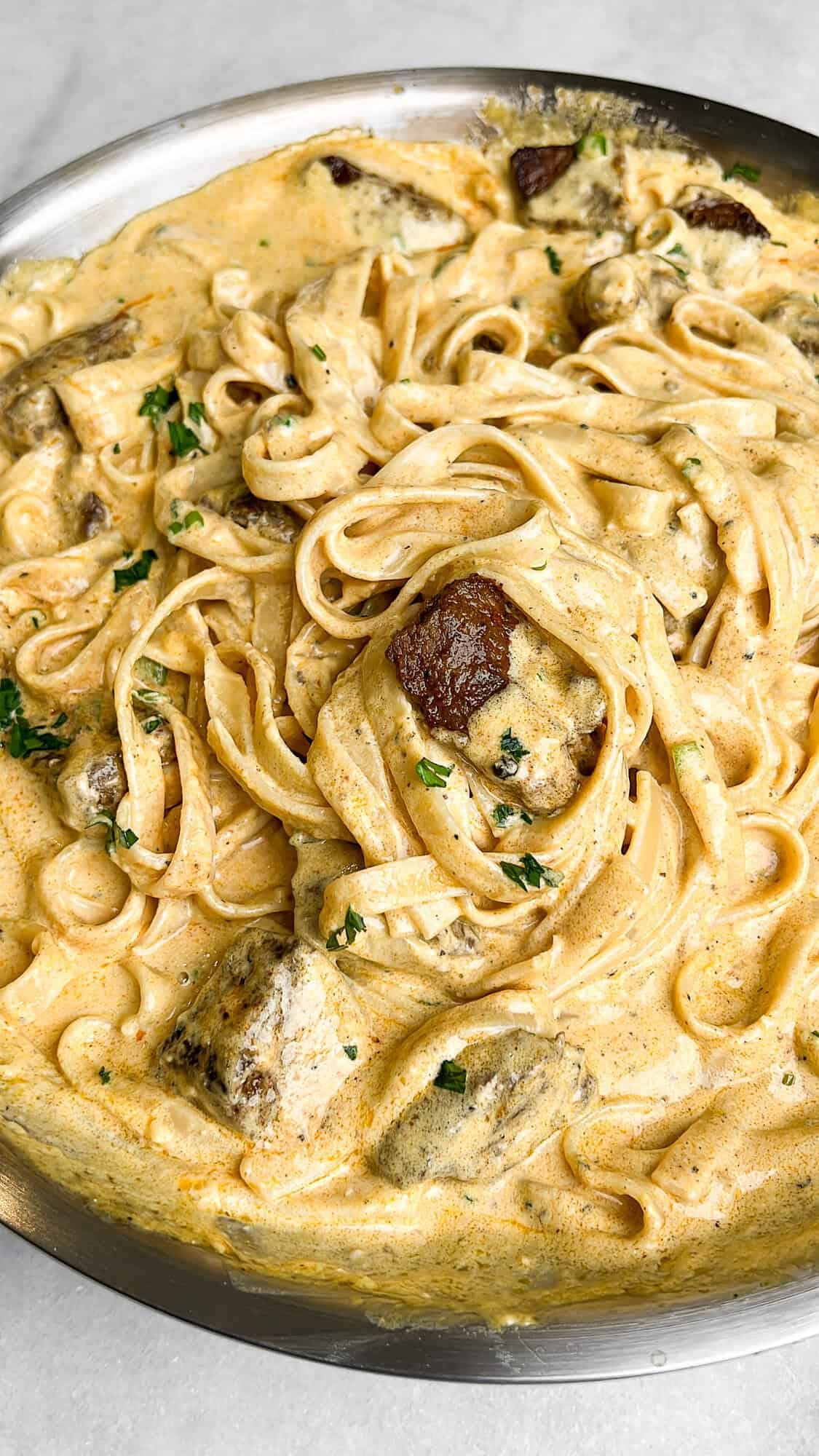 Garlic Butter Steak with Parmesan Alfredo Recipe (1)