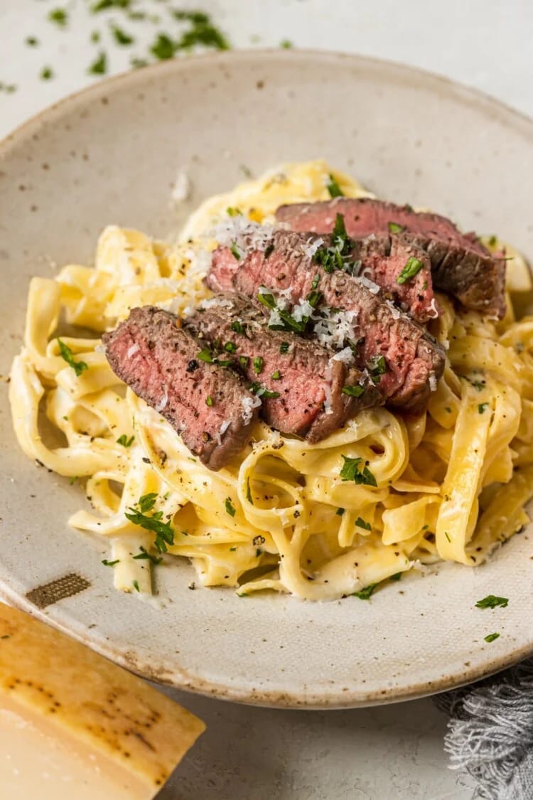 Garlic Butter Steak with Parmesan Alfredo Recipe (3)