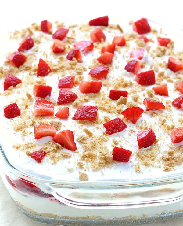 No Bake Berry Dessert Lasagna Trifle
