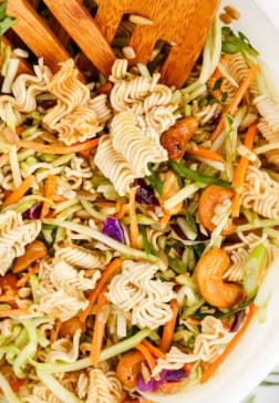 Oriental Ramen Broccoli Cole Slaw (4)