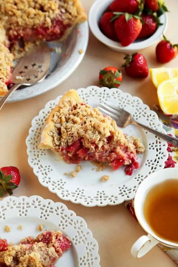 Strawberry Crumble Pie