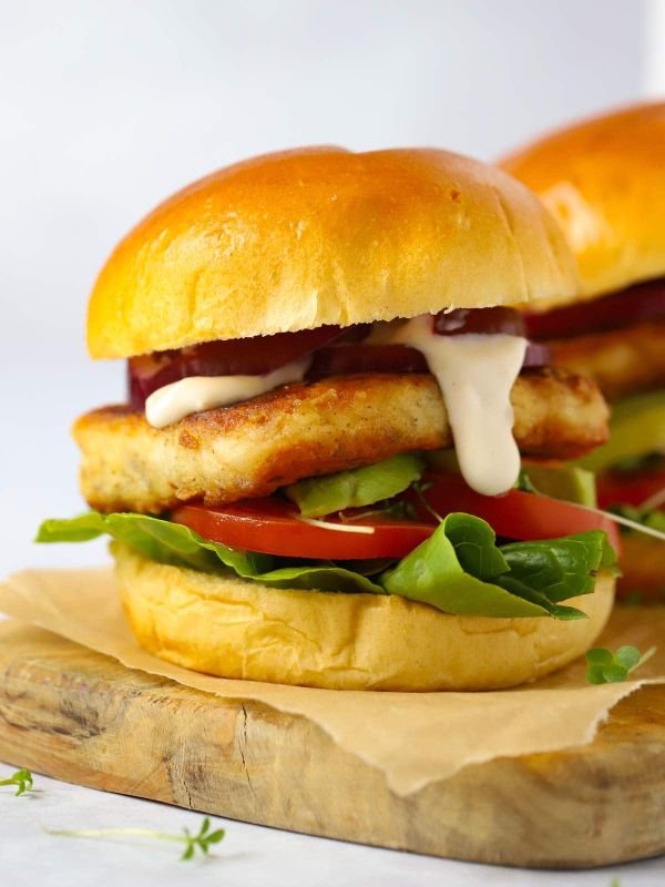 15 Minute Chicken & Halloumi Burgers