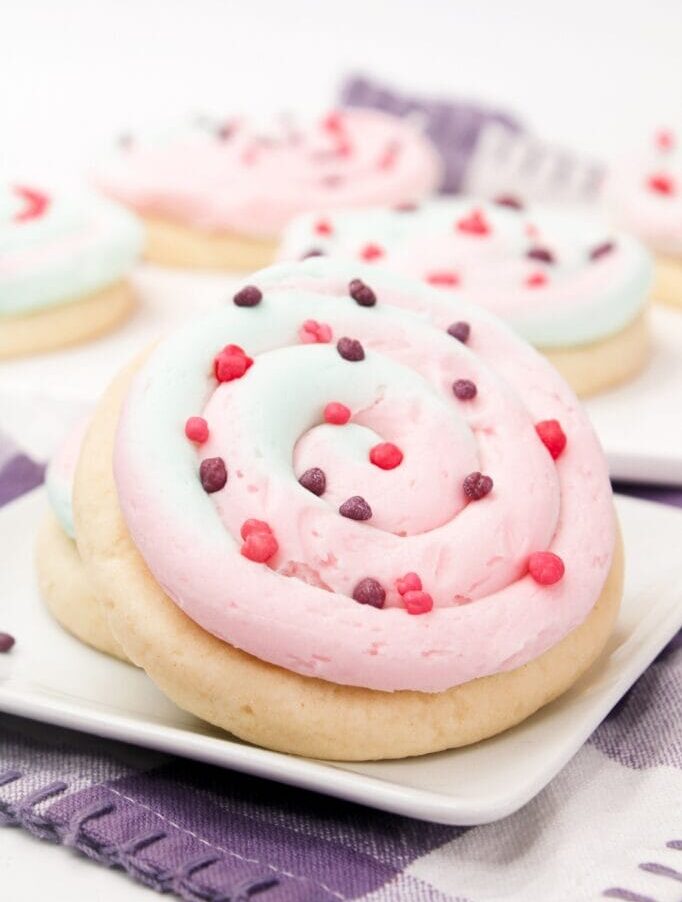 Cotton Candy Crumbl Cookies (2)