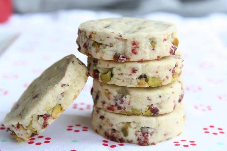 Cranberry Pistachio Shortbread Cookies Recipe (2)