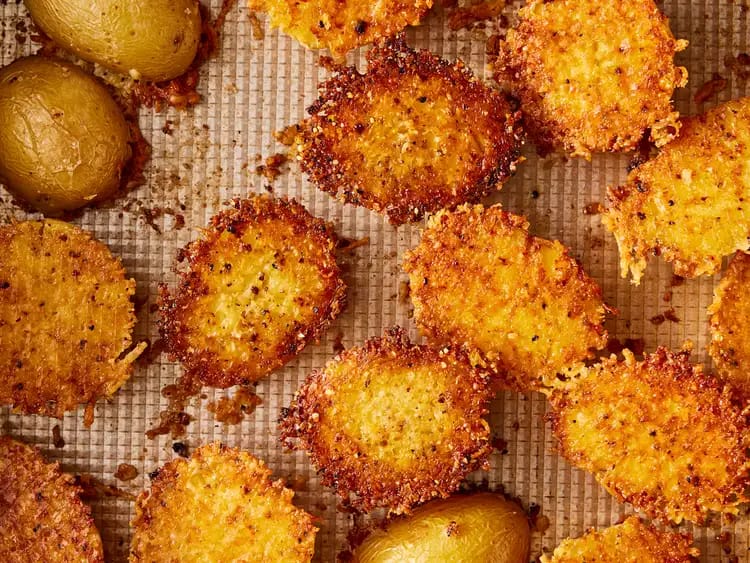 Crispy Garlic Parmesan Crusted Potatoes Recipe (2)