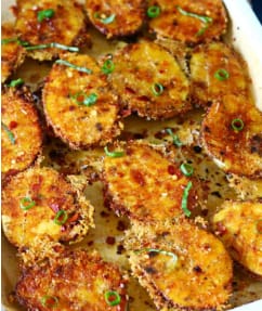 Crispy Garlic Parmesan Crusted Potatoes Recipe (4)
