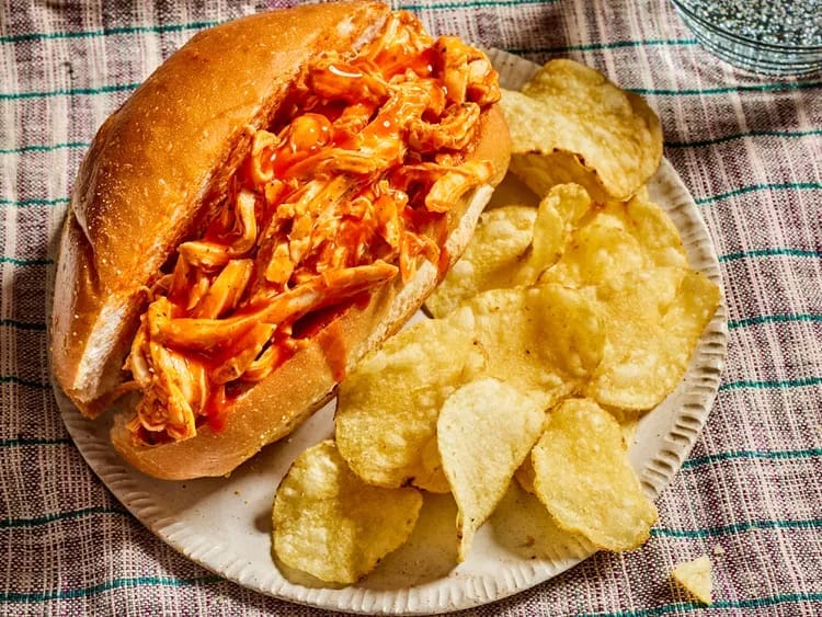 Crockpot Buffalo Chicken Sliders Recipe (4)