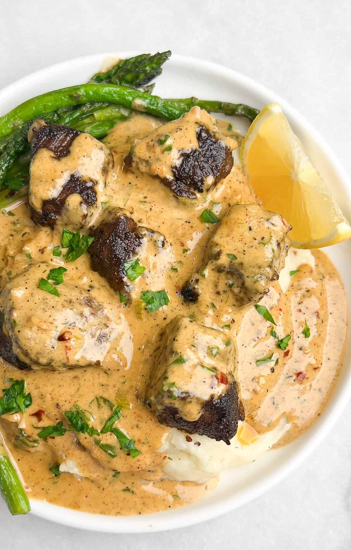 Garlic Butter Steak Bites with a Rich Parmesan Cream Sauce Recipe (1)
