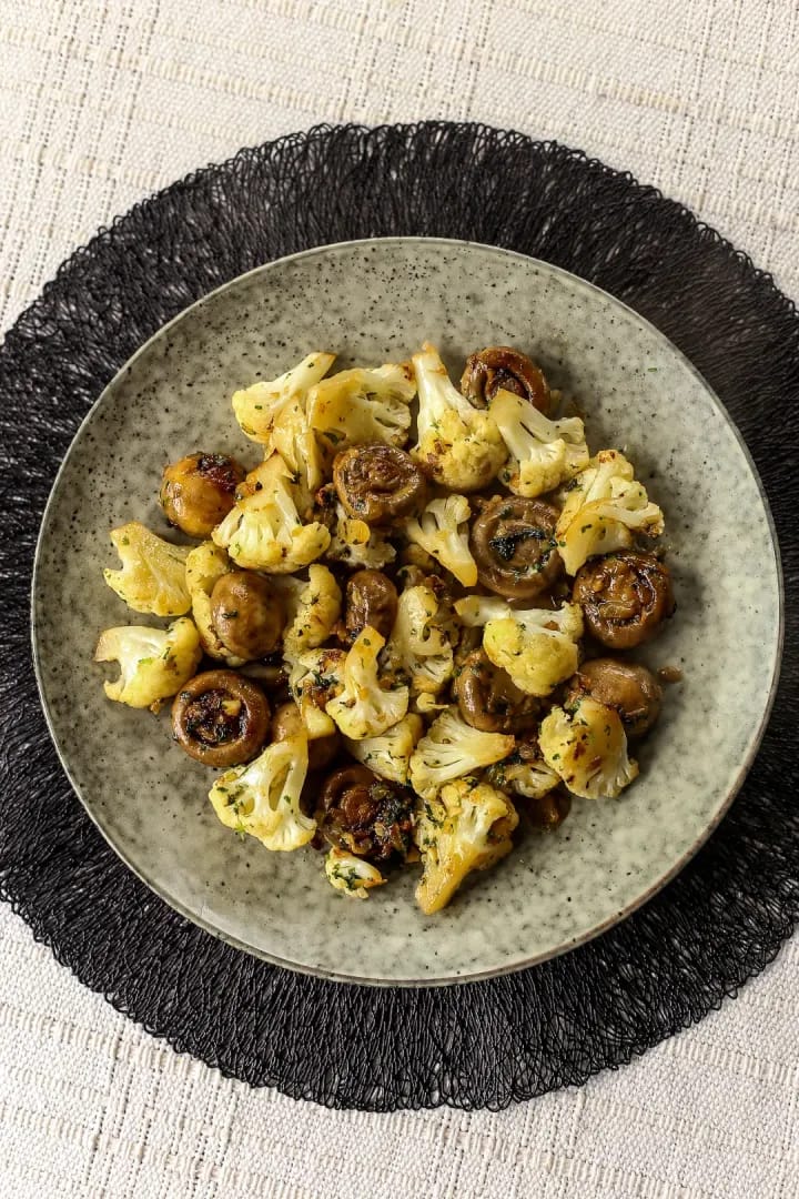 Garlic Mushrooms Cauliflower Skillet Recipe (2)