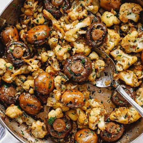 Garlic Mushrooms Cauliflower Skillet Recipe (4)