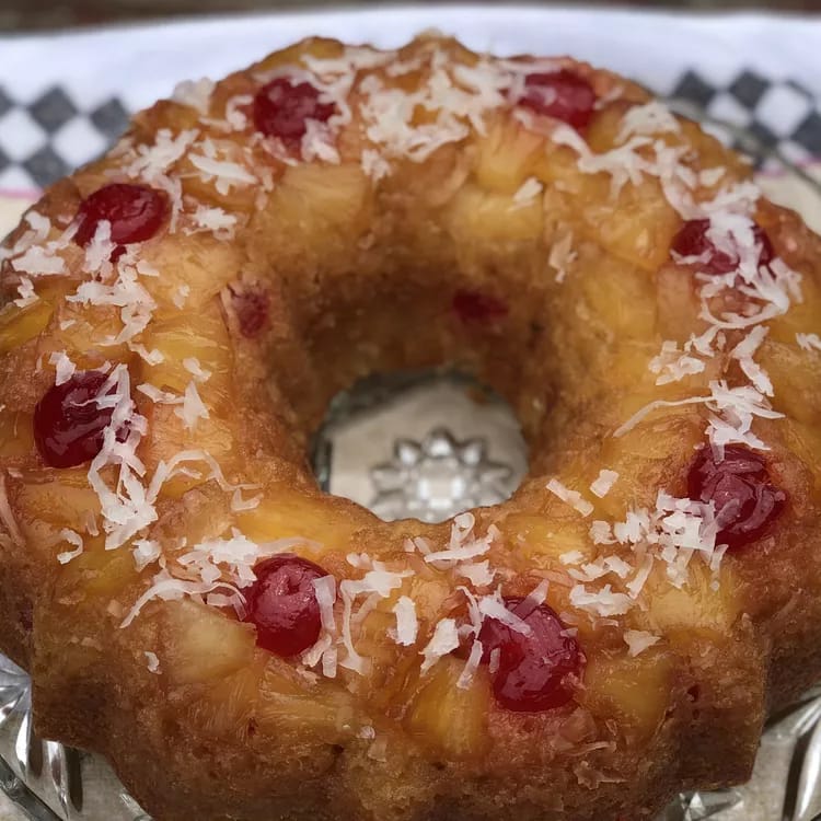 Hawaiian Pineapple Cake Recipe (2)