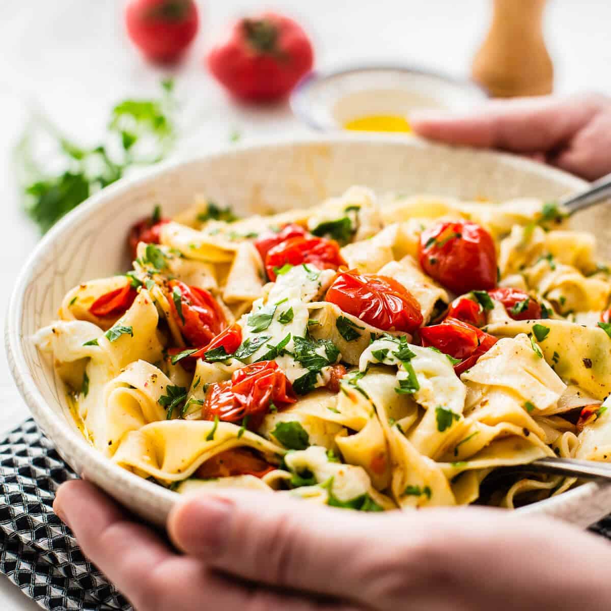 Melting Cherry Tomato & Mozzarella Pasta