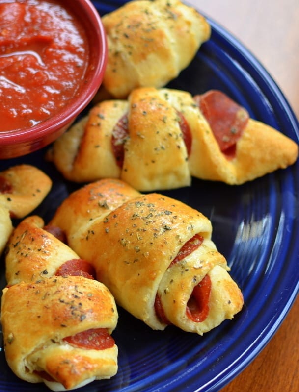 Mozzarella Pepperoni Croissant Rolls Recipe (2)