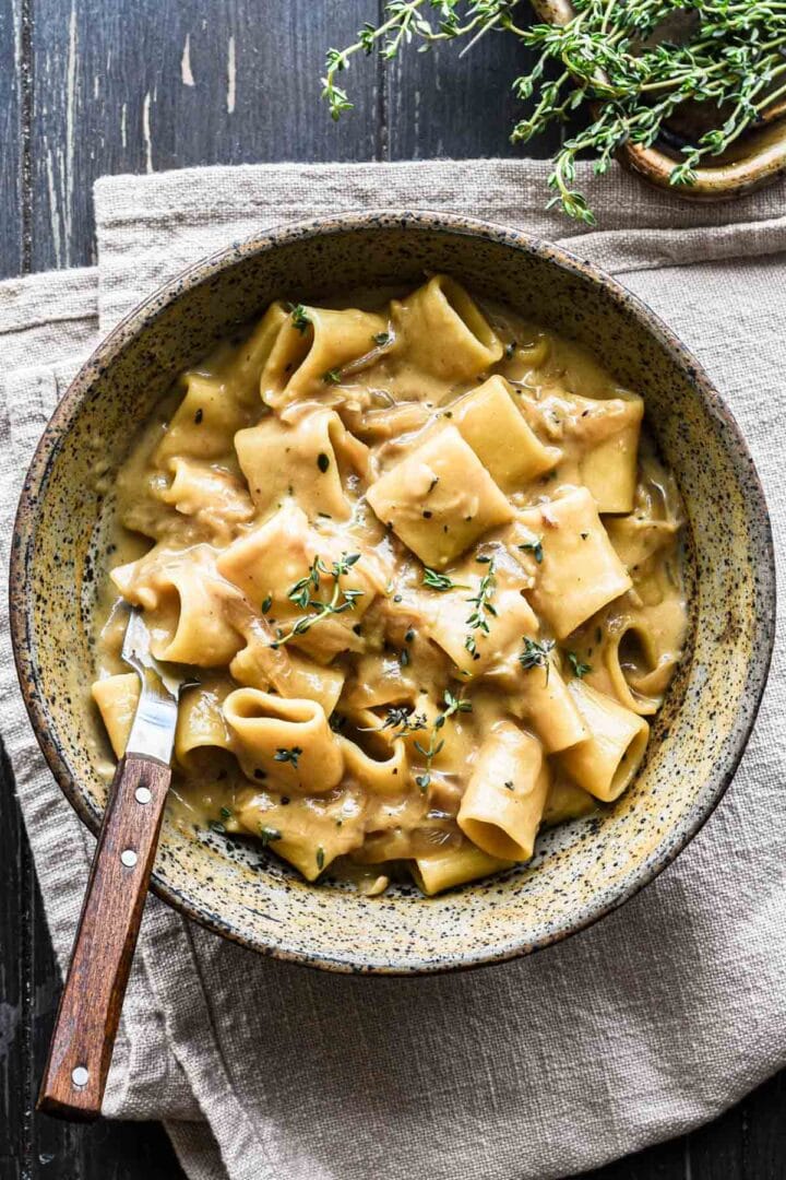 One Pot French Onion Pasta Recipe (4)