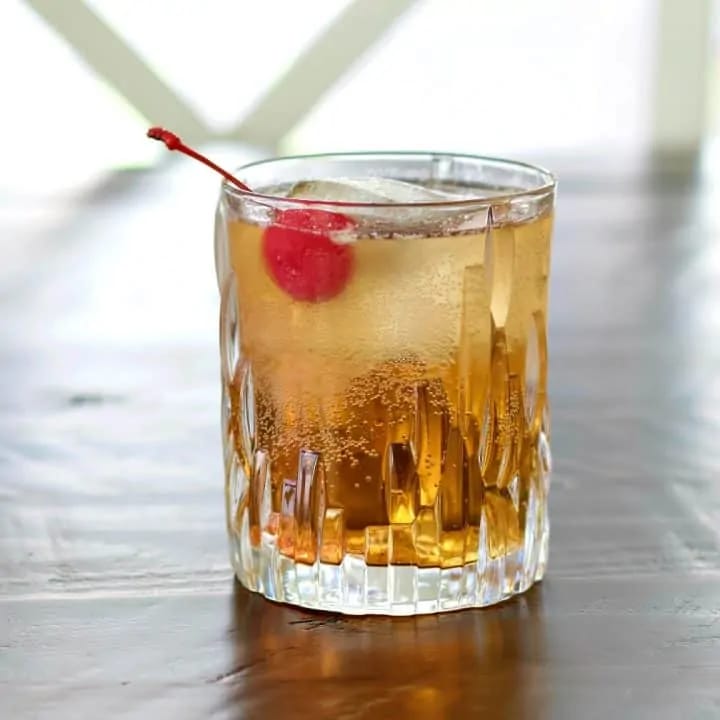Royal Peach Cocktail Recipe (4)