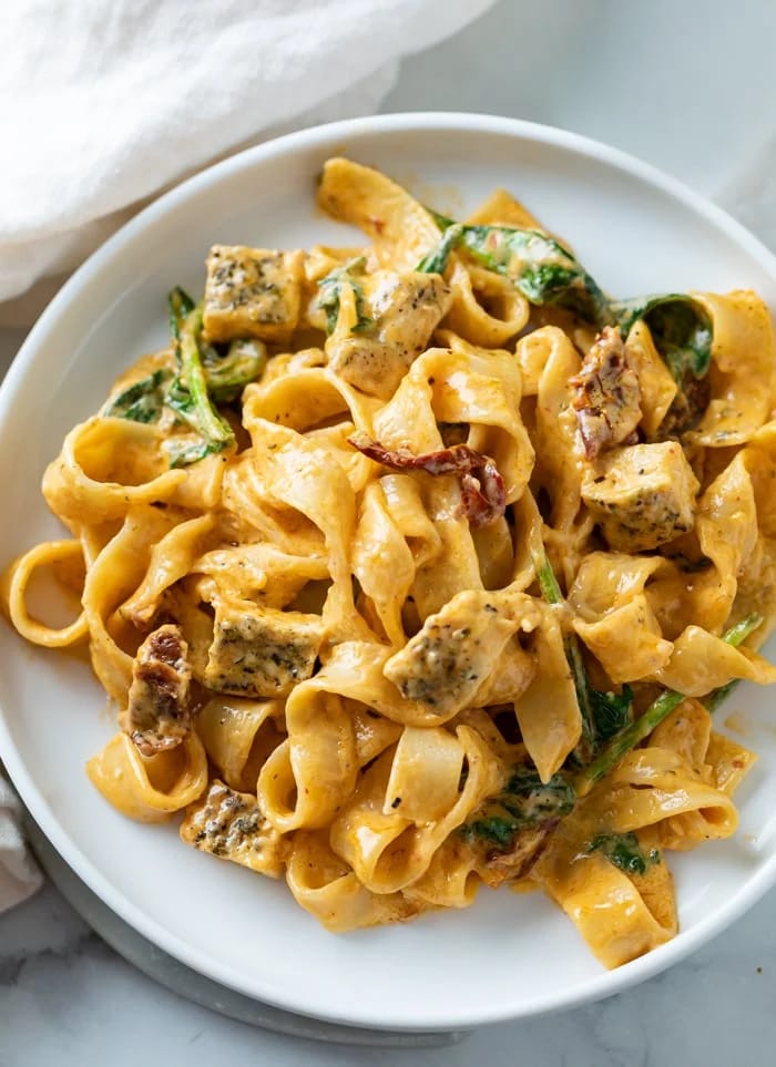 Tuscan Chicken Pasta Recipe (2)