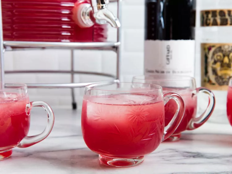 El Diablo con Limón (Tequila Punch With Cassis and Lemon)