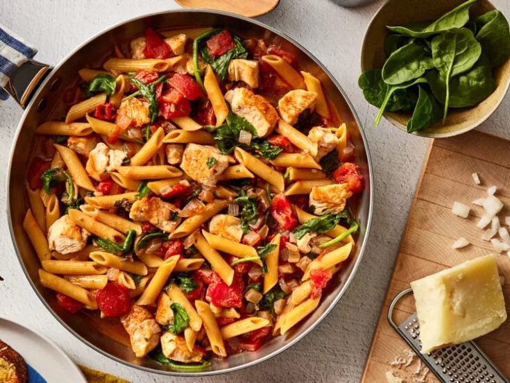 One Pan Tomato & Spinach Chicken Pasta (1)