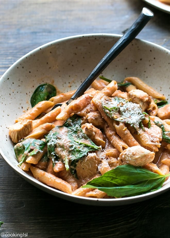 One Pan Tomato & Spinach Chicken Pasta (4)
