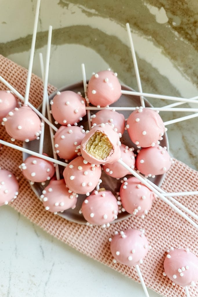 Starbucks Inspired Birthday Cake Pops (2)