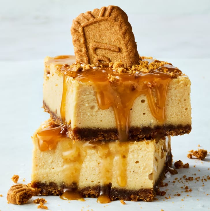 Cookie Butter Caramel Cheesecake Bars