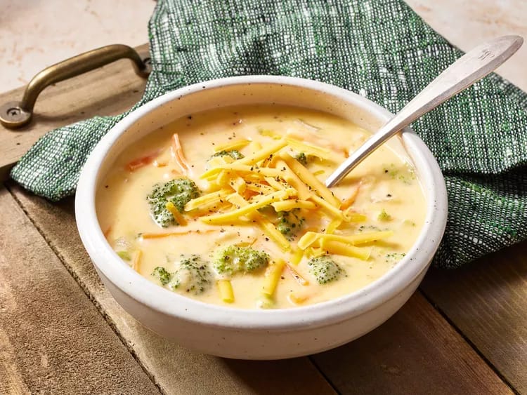 Copycat Panera Broccoli Cheddar Soup Recipe (4)