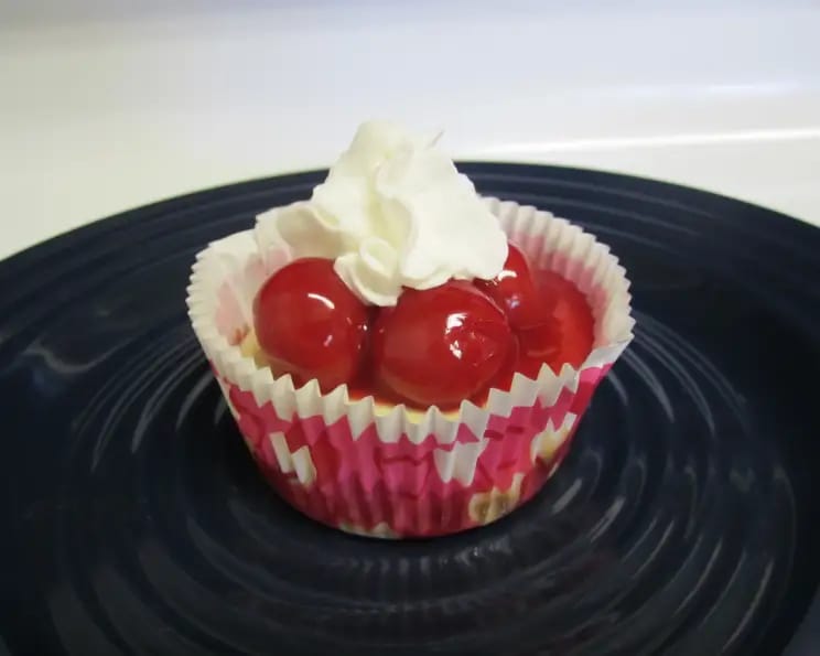 Mini Cheesecakes & Cherries Recipe (4)